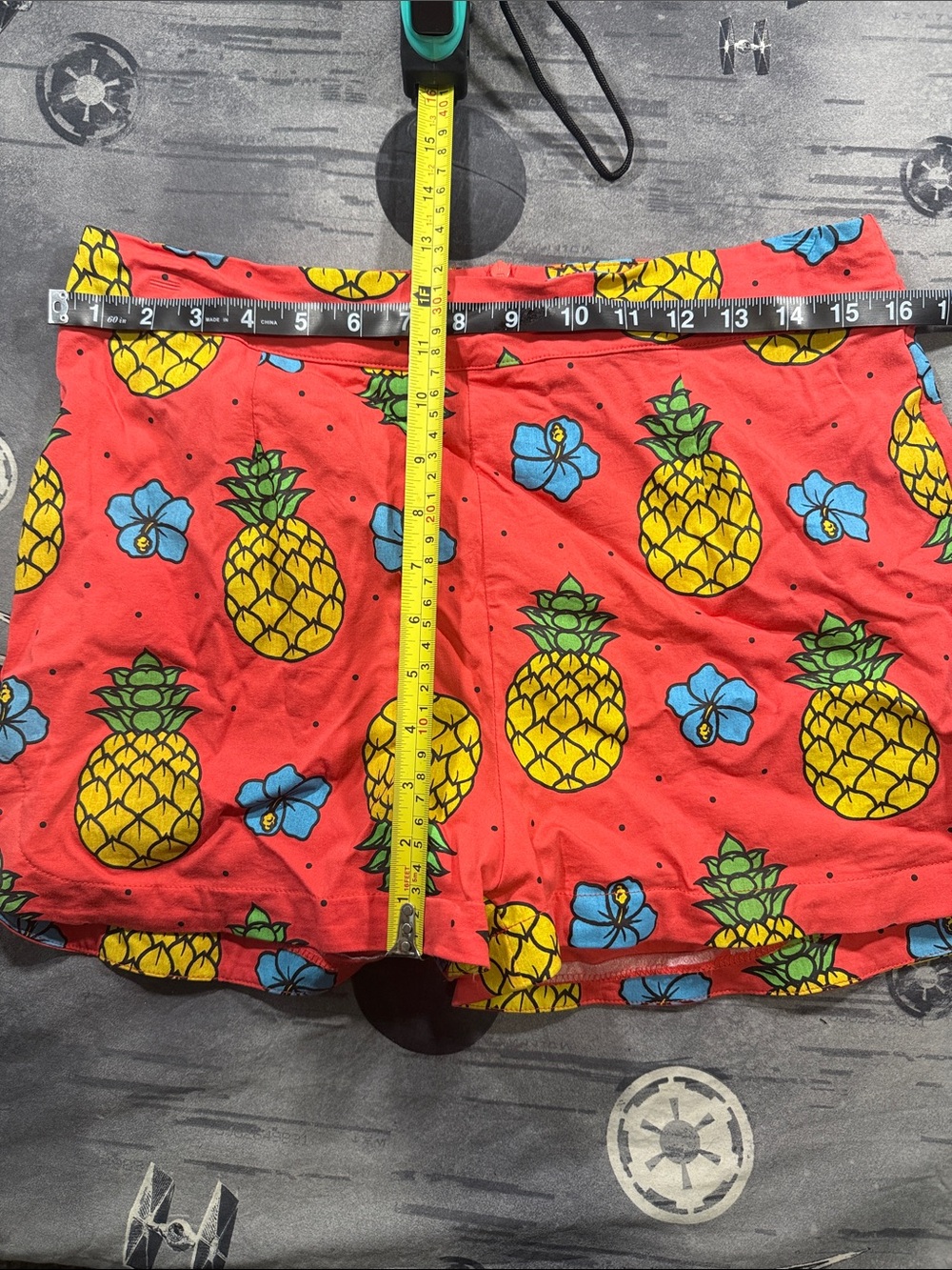 SOURPUSS TIKI PINEAPPLE PRINT SWEETIE PIE SHORTS SZ XL EUC - Picture 5 of 9